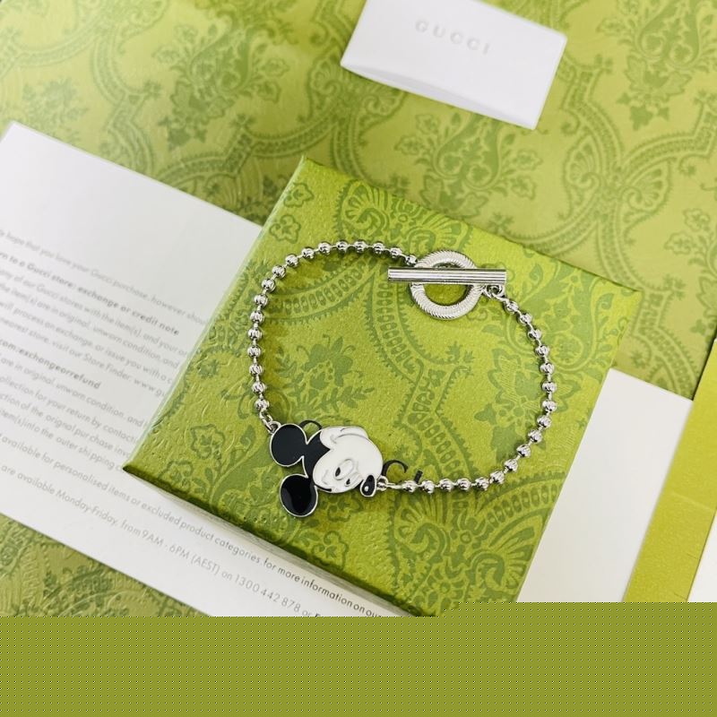 G*u*i bracelets